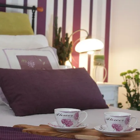 Charming In Apartment *